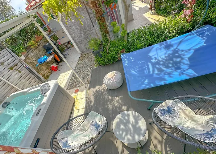 Beachfront House With Private Jacuzzi And Garden Zadar