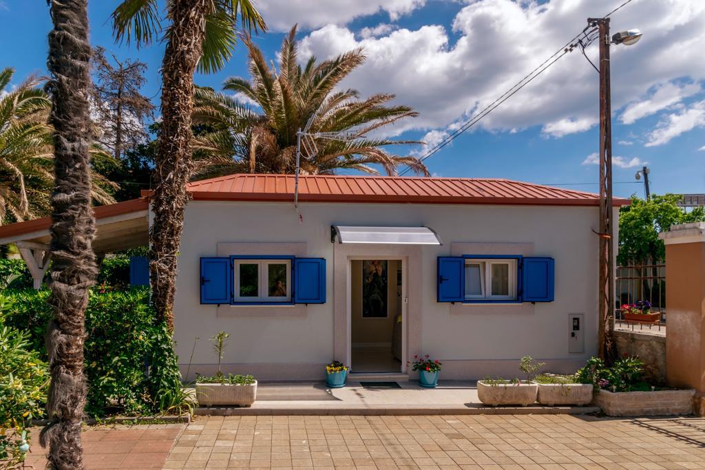 Beachfront House With Private Jacuzzi And Garden * Zadar