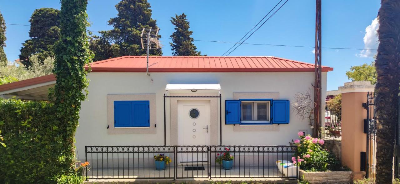 Apartamento Beachfront House With Private Jacuzzi And Garden Zadar